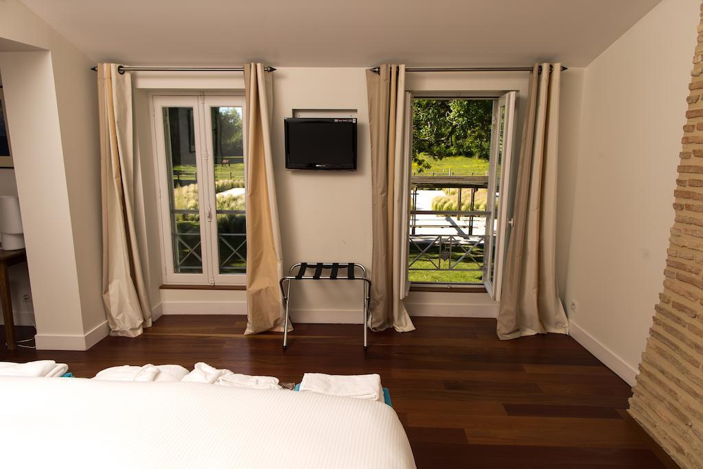 Les Cinq Sens Du Chateau Mayne Lalande Hotel Castelnau-de-Medoc Room photo