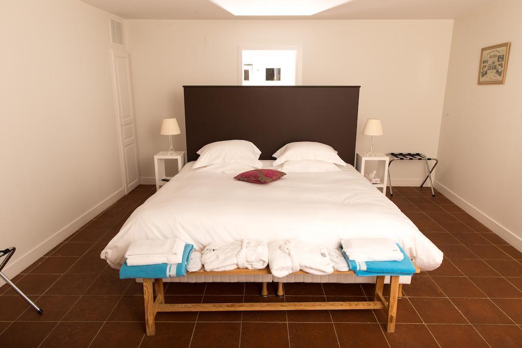 Les Cinq Sens Du Chateau Mayne Lalande Hotel Castelnau-de-Medoc Room photo